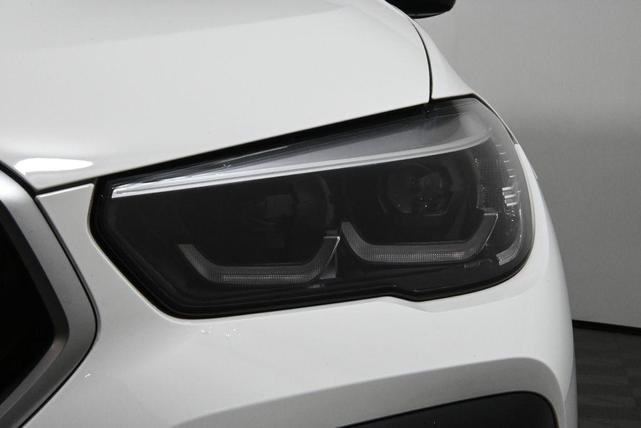 Photo of 2023 Alpine White BMW X6