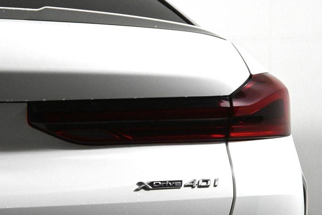 Photo of 2023 Alpine White BMW X6