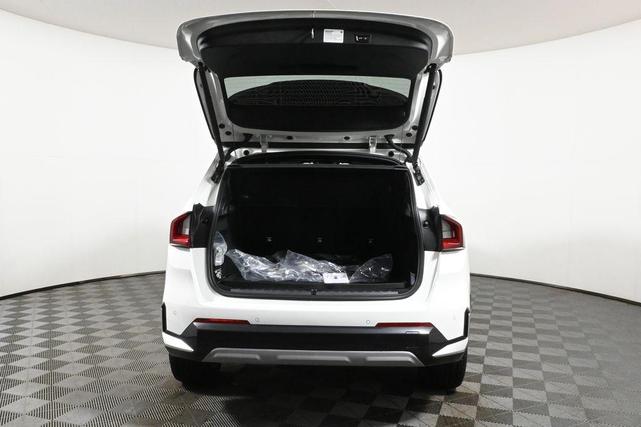 Photo of 2025 Alpine White BMW X1