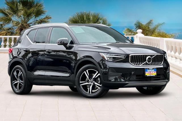 2025 Volvo XC40