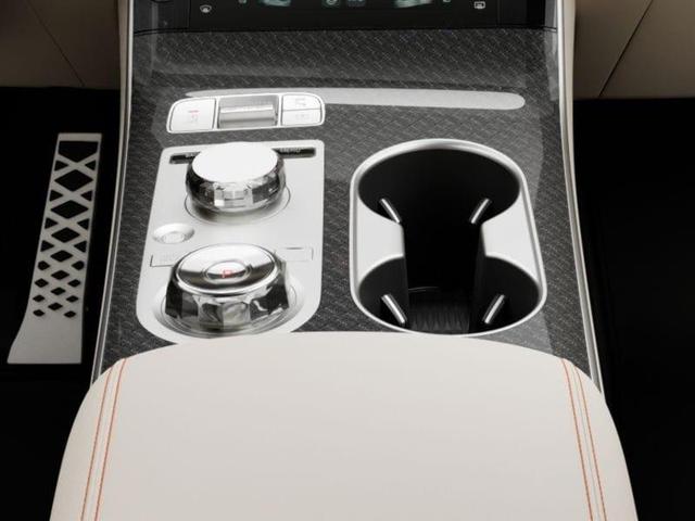 Photo of 2026 Vik Black Genesis GV70