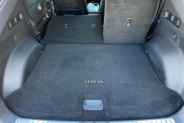 Photo of 2025 Vik Black Genesis GV60