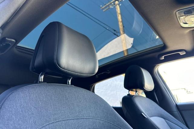 Photo of 2025 Vik Black Genesis GV60