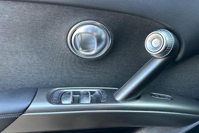 Photo of 2025 Vik Black Genesis GV60