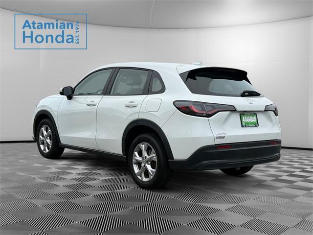 Photo of 2023 Platinum White Pearl Honda HR-V