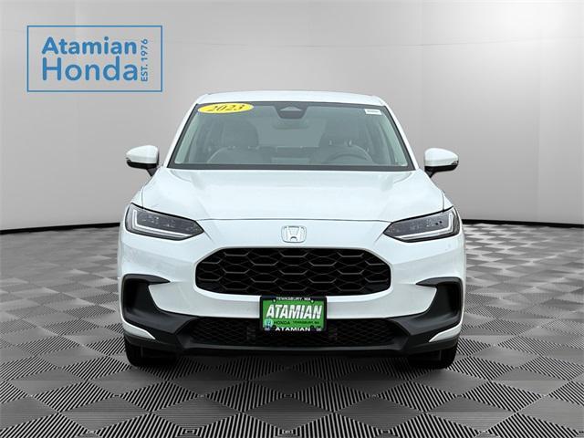 Photo of 2023 Platinum White Pearl Honda HR-V