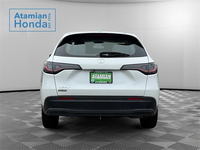 Photo of 2023 Platinum White Pearl Honda HR-V