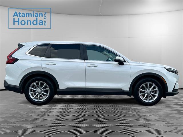 Photo of 2023 sparkle silver metallic Honda CR-V