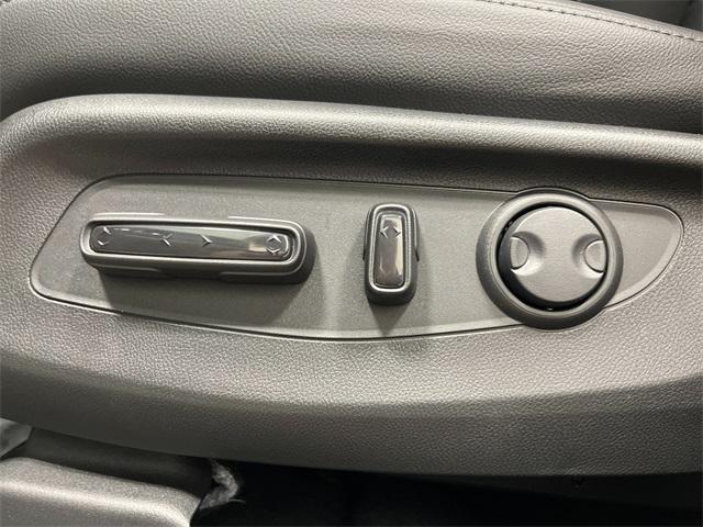 Photo of 2026 Platinum White Pearl Honda CR-V