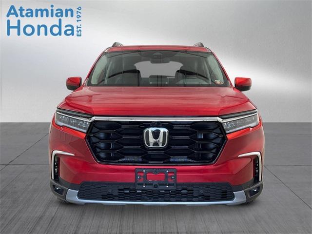 Photo of 2025 Radiant Red Metallic II Honda Pilot