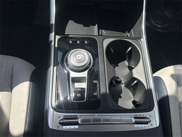 Photo of 2026 Snow White Pearl Kia Carnival Hybrid
