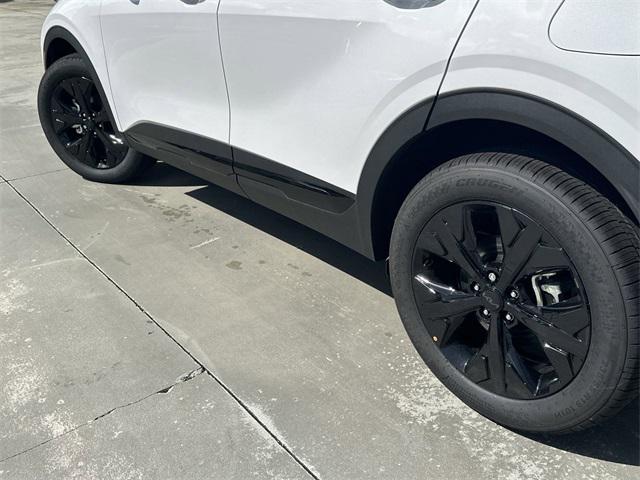 Photo of 2025 Glacial White Pearl Kia Sportage