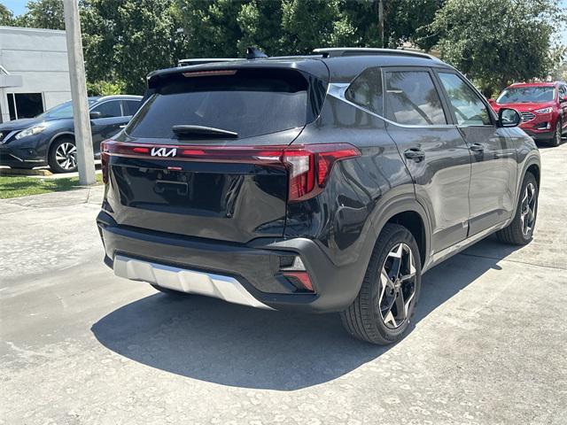 Photo of 2025 Fusion Black Kia Seltos