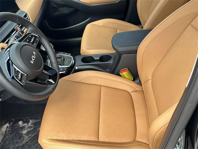 Photo of 2025 Fusion Black Kia Seltos