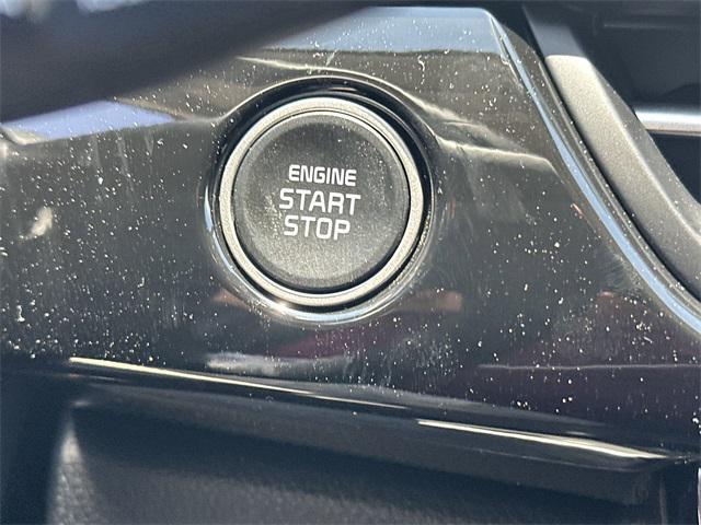 Photo of 2025 Pluton Blue/Black Roof Kia Seltos