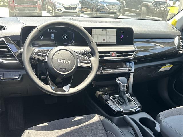 Photo of 2025 Pluton Blue/Black Roof Kia Seltos