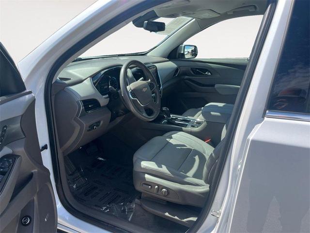 Photo of 2018 Iridescent Pearl Tricoat Chevrolet Traverse