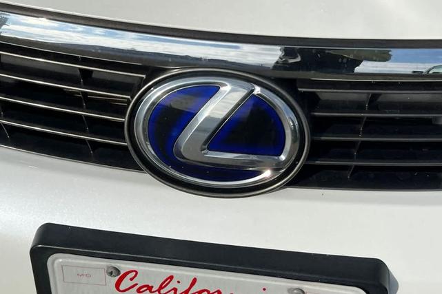 Photo of 2011 Starfire Pearl Lexus CT 200h