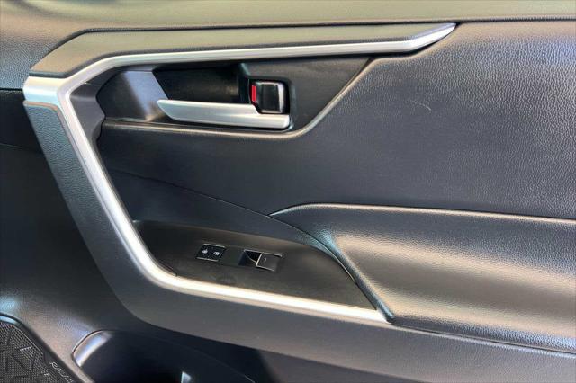 Photo of 2023 Silver Sky Metallic Toyota RAV4