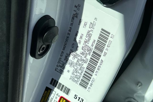 Photo of 2022 White Toyota Tacoma