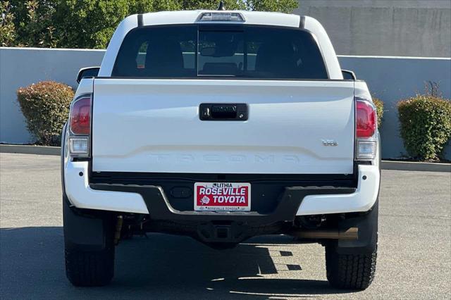 Photo of 2022 White Toyota Tacoma