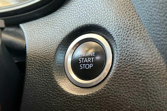 Photo of 2022 Classic Silver Metallic Toyota Corolla