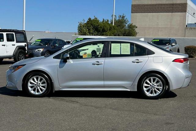 Photo of 2022 Classic Silver Metallic Toyota Corolla