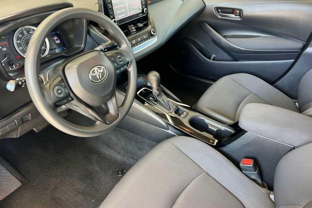 Photo of 2022 Classic Silver Metallic Toyota Corolla