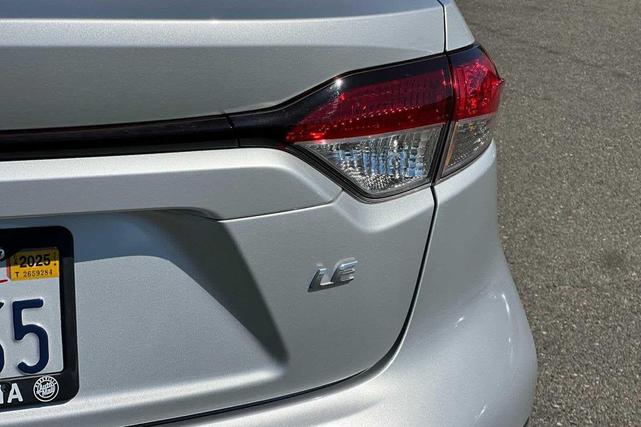 Photo of 2022 Classic Silver Metallic Toyota Corolla