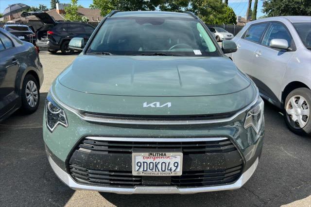Photo of 2023 Cityscape Green Kia Niro