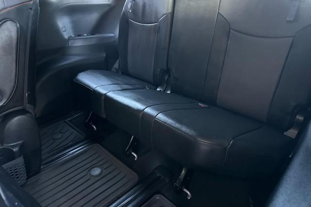 Photo of 2021 Celestial Silver Metallic Toyota Sienna