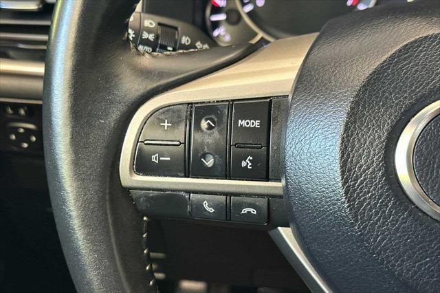 Photo of 2016 Atomic Silver Lexus ES 350