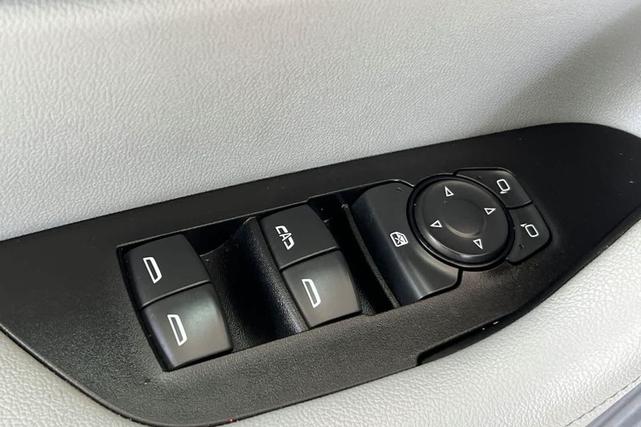 Photo of 2019 Summit White Chevrolet Blazer
