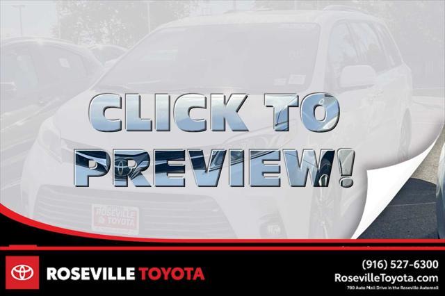 Photo of 2019 Blizzard Pearl Toyota Sienna