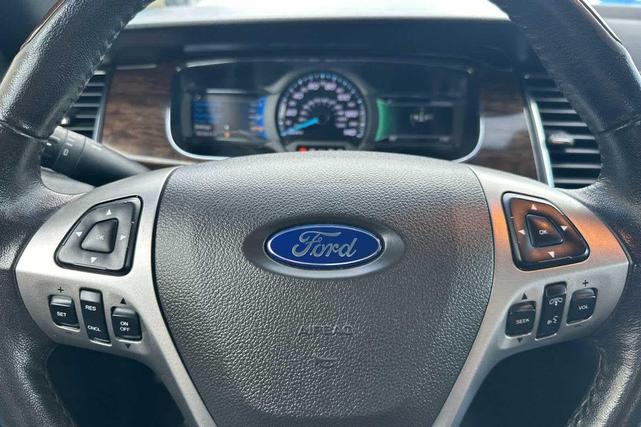 Photo of 2015 Tuxedo Black Metallic Ford Taurus