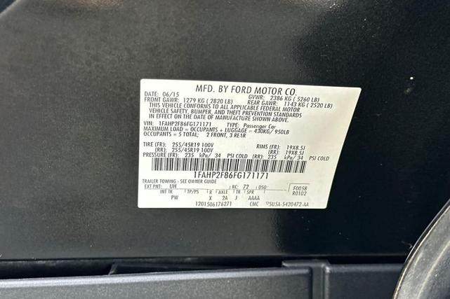 Photo of 2015 Tuxedo Black Metallic Ford Taurus