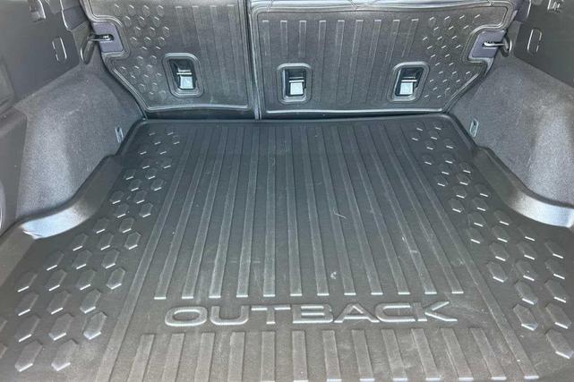 Photo of 2022 Crystal Black Silica Subaru Outback