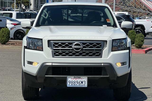 Photo of 2022 Glacier White Nissan Frontier