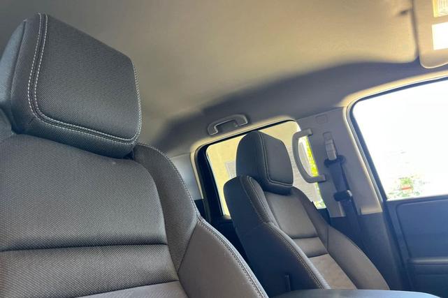 Photo of 2022 Glacier White Nissan Frontier