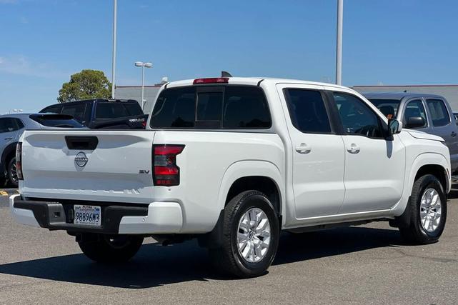 Photo of 2022 Glacier White Nissan Frontier