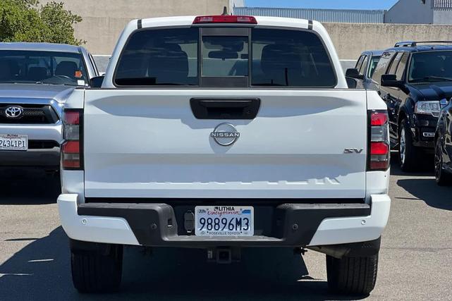 Photo of 2022 Glacier White Nissan Frontier