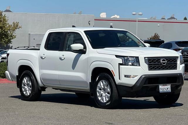 Photo of 2022 Glacier White Nissan Frontier