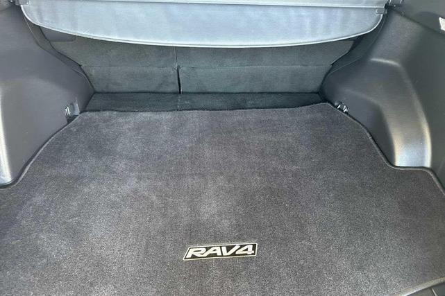Photo of 2021 Silver Sky Metallic Toyota RAV4 Hybrid