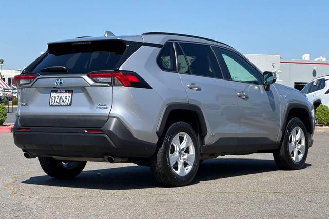 Photo of 2021 Silver Sky Metallic Toyota RAV4 Hybrid