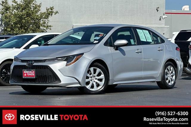 Photo of 2022 Classic Silver Metallic Toyota Corolla