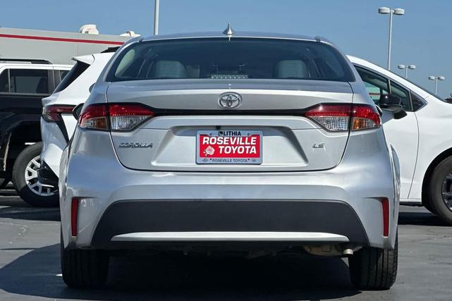 Photo of 2022 Classic Silver Metallic Toyota Corolla