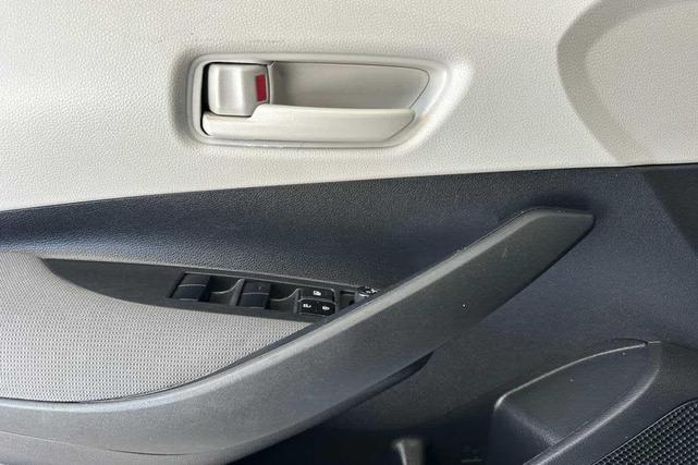 Photo of 2022 Classic Silver Metallic Toyota Corolla