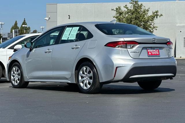 Photo of 2022 Classic Silver Metallic Toyota Corolla