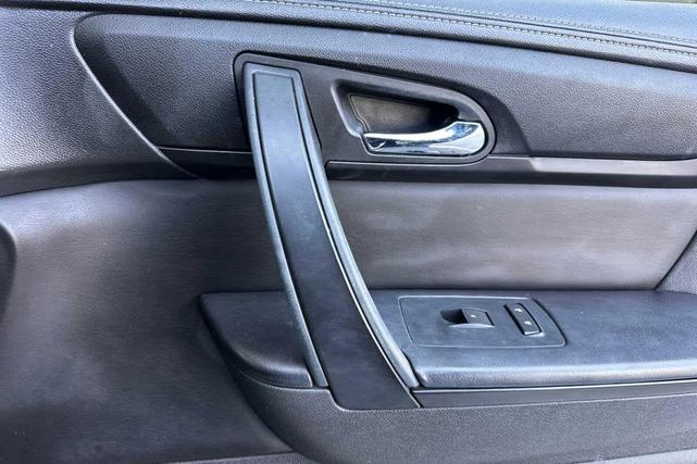 Photo of 2015 Summit White GMC Acadia