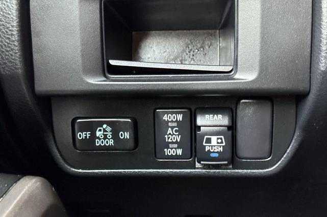 Photo of 2017 Quicksand Toyota Tacoma